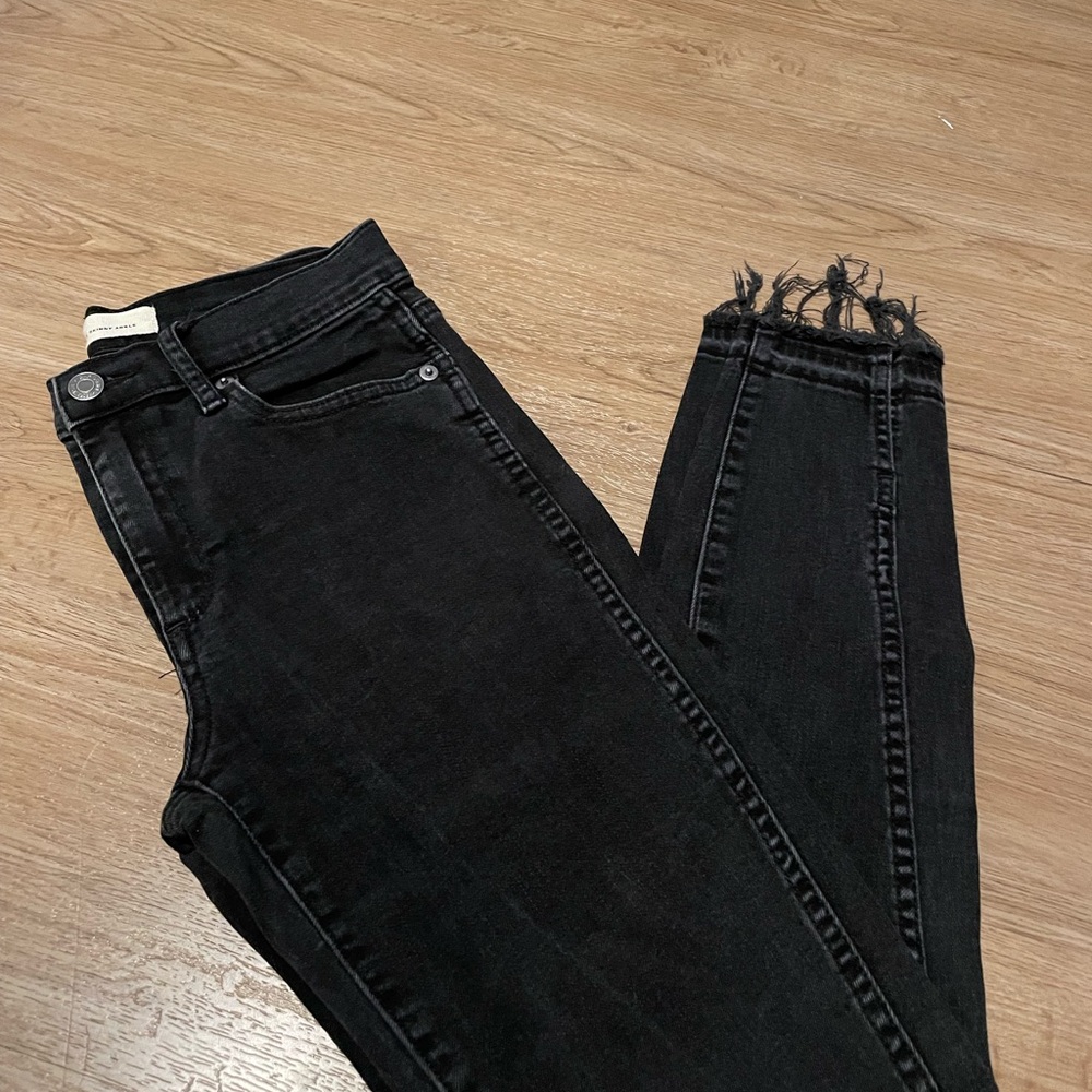 The Gap Black Lightly Distressed Women's Jeans